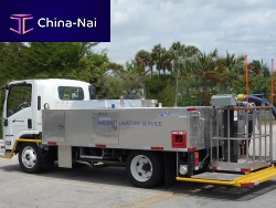 Self-propelled lavatory truck for airport