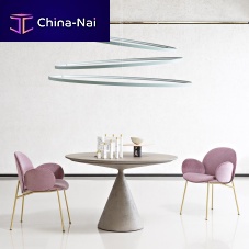 Contemporary chair Olaindoorfabriciron base
