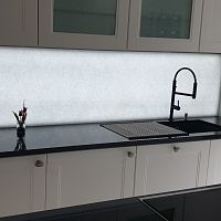 Glass backsplash POLARhigh-resistance