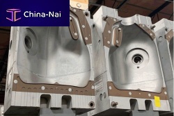 PET bottle extrusion blow mold