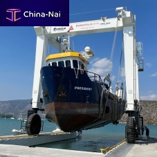 Boat travel lift