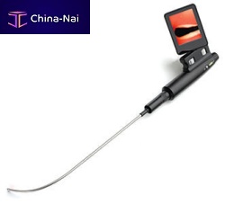 Video laryngoscope with integrated video monitor Clarus
