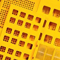 Corrosion-resistant screen plate polyurethane