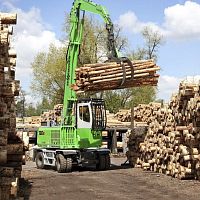 Swing-arm log loader 730 Emobile
