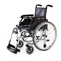 Manual wheelchair AURAoutdoorindoorwith legrest