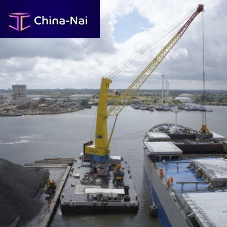Floating crane portfor decksmobile