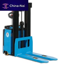 Electric stacker truck E-15FH stand-onpallettransport