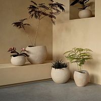 Sandstone plant pot PLANTASroundhomebeige