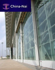 Sliding hangar door for aircraft