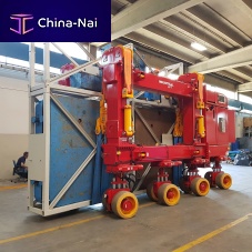 Rubber-tired straddle carrier IL60GC-90�