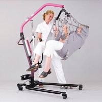 Electro-mechanic lifting system ALL-IN-ONEwith remote guidingupwardsfor people with reduced mobility