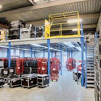 Steel mezzanine MEZZAMAN STOCKfor industrial usestorageshop
