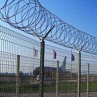 Airport fencing metalsecuritybar