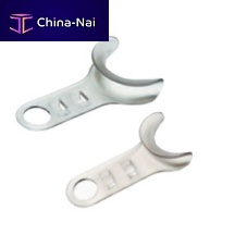 Lip retractor for orthodontics