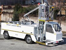 Self-propelled lavatory truck SV-3000for airportwith flow meter