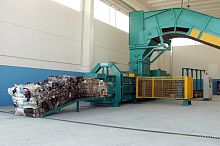 Horizontal baling press MAC 108L/1top-loadingchannelfor plastics