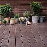 Recycled plastic deck board wood lookgroovednon-slip