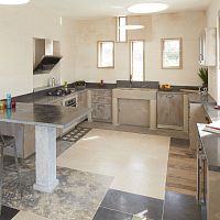 Traditional kitchen THE AUTHENTICwoodennatural stoneisland
