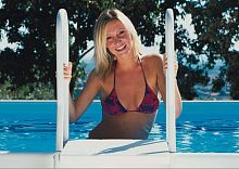 Pool ladder