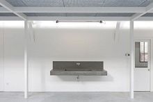 Wall-mounted washbasin Ductal® UHP concretewith counterrectangular