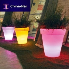 Polyethylene planter DESIGNrotomolded polyethylenesquareround
