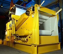 Stationary wood chipper PHT