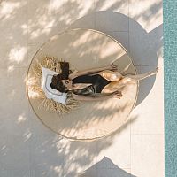 Contemporary sun lounger raffiafabricpool2-person