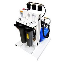Reverse osmosis water purification unit compact
