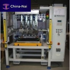 Pneumatic riveting machine automatic