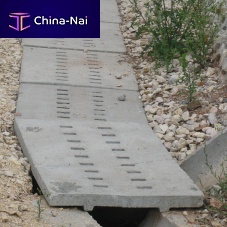 Slot drainage channel Ureinforced concretestreetrainwater