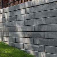 Concrete retaining wall SIENAEDGEmodularfor garden enclosures