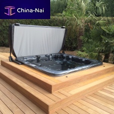 Built-in hot tub squaremultiplaceoutdoor