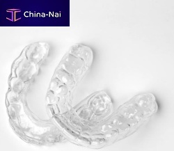 Transparent dental aligner
