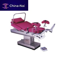 Delivery table with armrests with footrest