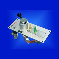 Disconnect locking device BTE 03.04for safetygrounding breaker
