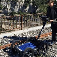 Mapping ground penetrating radar QUANTUM for underground pipestri-frequency