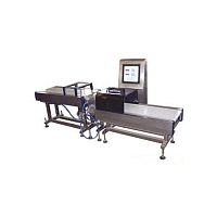 Tunnel type metal detector packaging machinewith conveyor