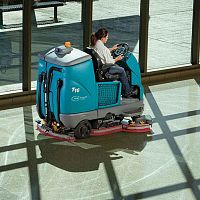 Airport scrubber-dryer T16ride-onbattery-powered