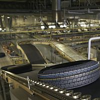 Plastic conveyor belt for the automotive industryfor tires