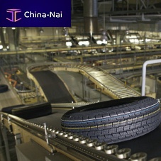 Plastic conveyor belt for the automotive industryfor tires