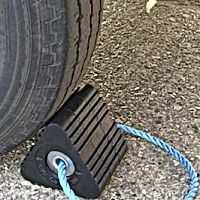 Aircraft wheel chock COM7/5rubber