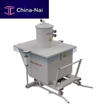 Self-dumping waste container metalpedal
