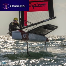 Single-handed sailing dinghy ONEFLYfoilingregattasingle-trapeze