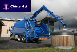 Trailer-mounted crane articulatedhydraulic