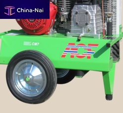 Piston compressor CM7airgasoline engineon casters
