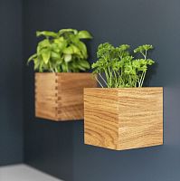 Oak flower pot W � basicwall-mountedsquarehome