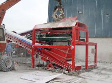 Primary waste crusher-shredder for industrial applications