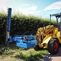 Hydraulic hedge trimmer 20099295for backhoe loaders