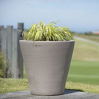 Terracotta plant pot VBclayroundconical