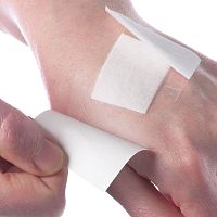 Polyurethane wound dressing DC661055